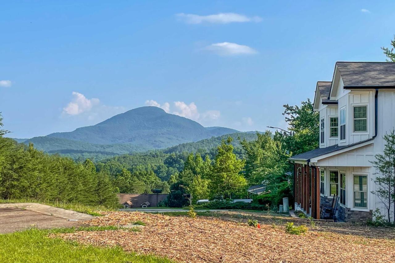 Holiday home Stunning Getaway With Hot Tub And Ev Charger! Helen