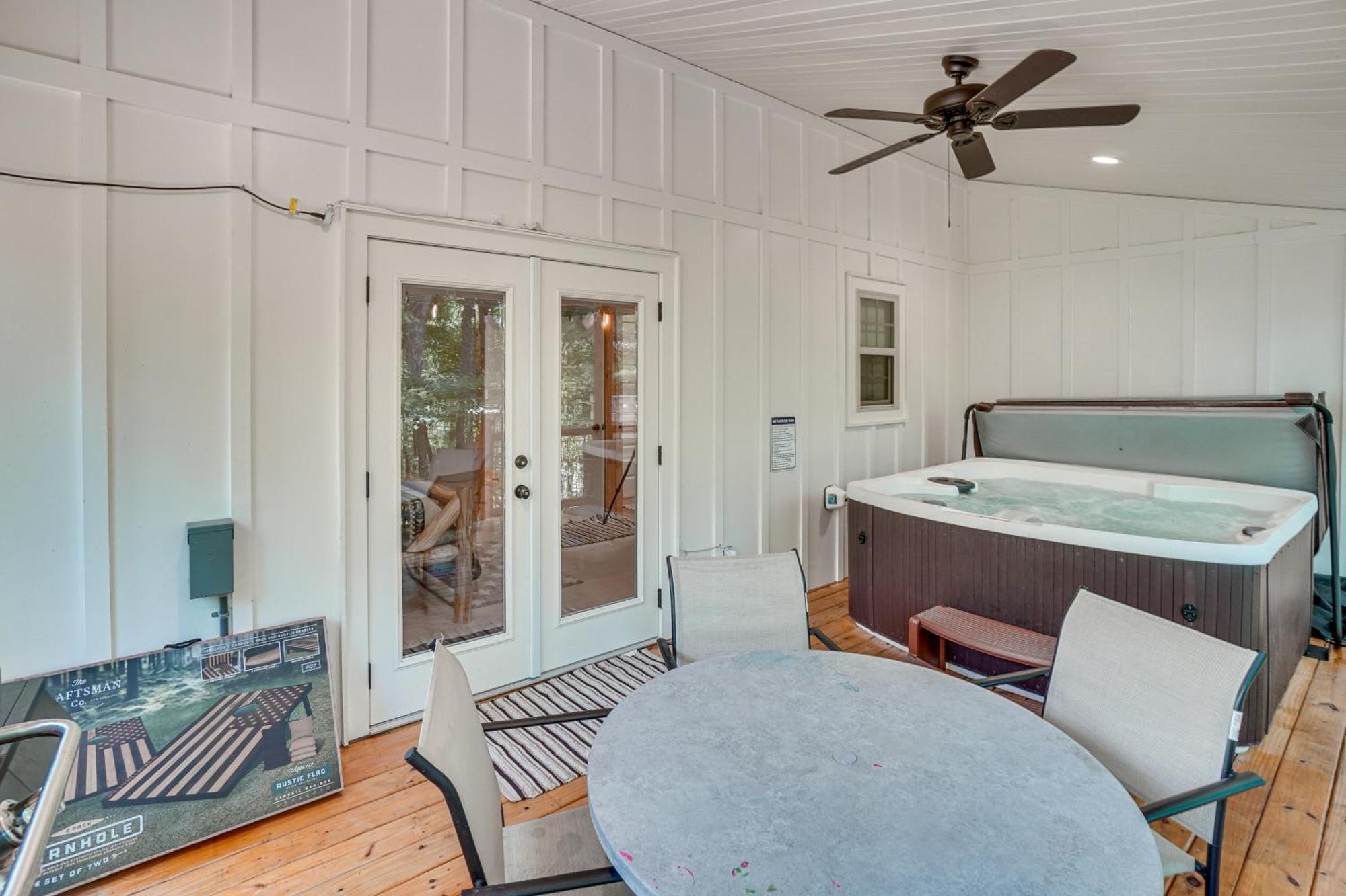 Stunning Getaway With Hot Tub And Ev Charger! Holiday home *